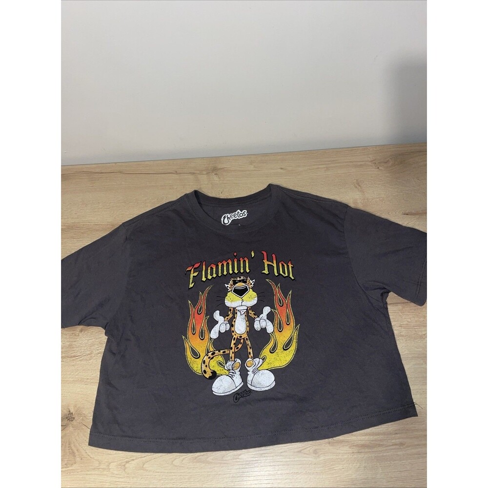 Cheetos Flamin Hot T-Shirt L Chester Cheetah Flames Graphic Tee Gray Boxy Crop